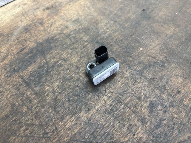 bontott VW TOUAREG Bal első Oldal Ütközés Érzékelő