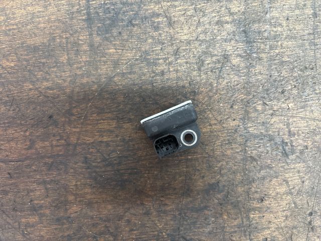 bontott VW TOUAREG Bal első Oldal Ütközés Érzékelő