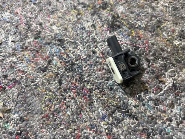 bontott VW TOUAREG Bal első Oldal Ütközés Érzékelő