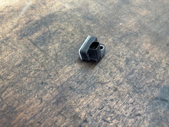 bontott VW TOUAREG Bal első Oldal Ütközés Érzékelő