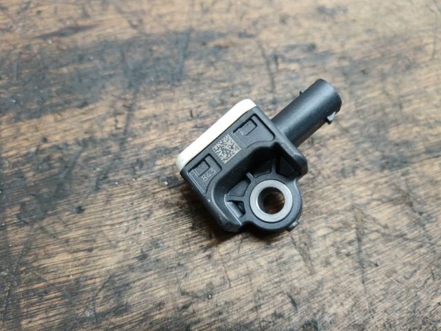 bontott VW TOUAREG Bal első Oldal Ütközés Érzékelő