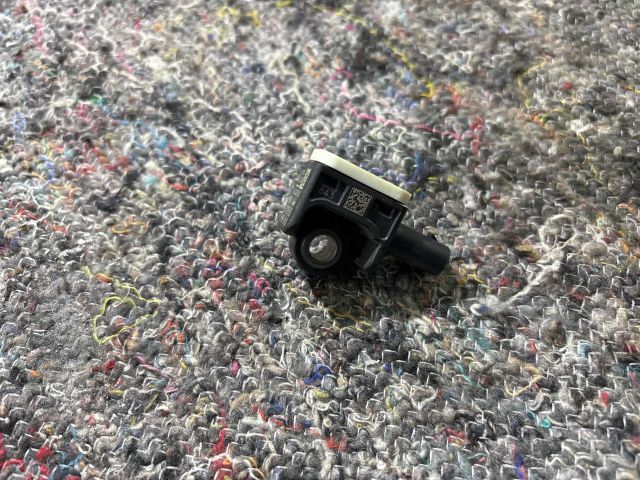 bontott VW TOUAREG Bal első Oldal Ütközés Érzékelő