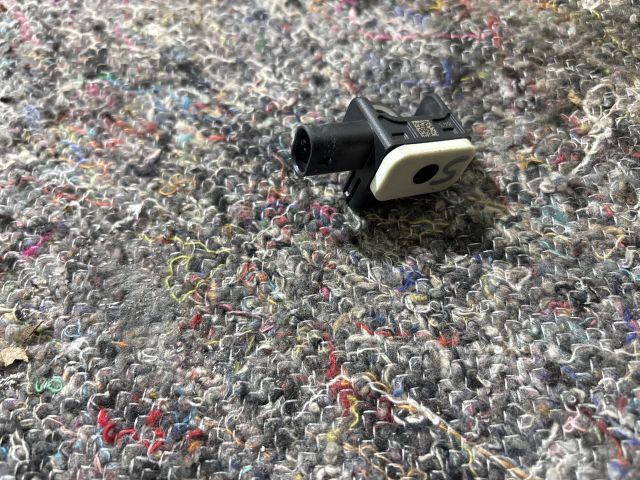 bontott VW TOUAREG Bal első Oldal Ütközés Érzékelő