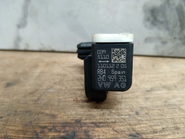 bontott VW TOUAREG Bal első Oldal Ütközés Érzékelő