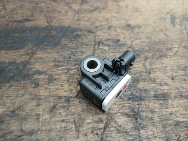 bontott VW TOUAREG Bal első Oldal Ütközés Érzékelő