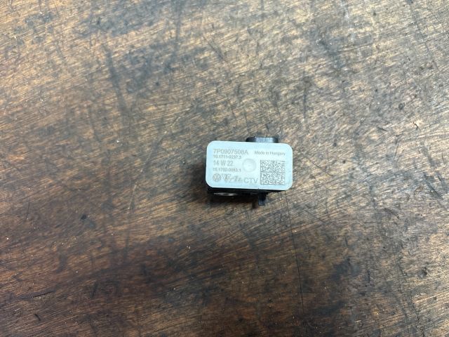 bontott VW TOUAREG Bal első Oldal Ütközés Érzékelő