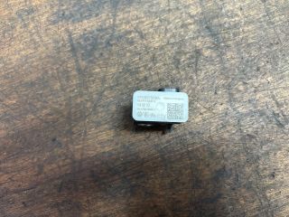 bontott VW TOUAREG Bal első Oldal Ütközés Érzékelő