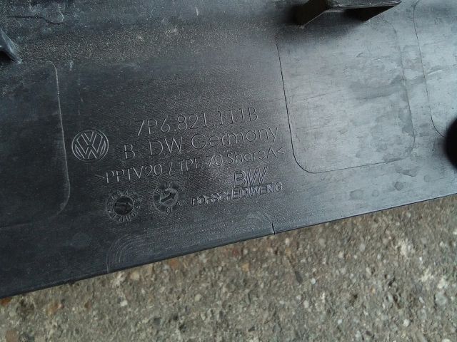 bontott VW TOUAREG Bal első Sárvédő Zajszigetelés