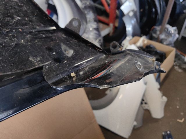 bontott VW TOUAREG Bal első Sárvédő