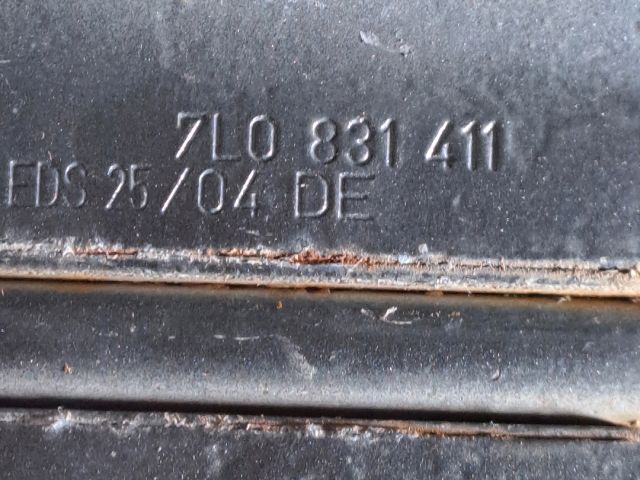 bontott VW TOUAREG Bal első Zsanér