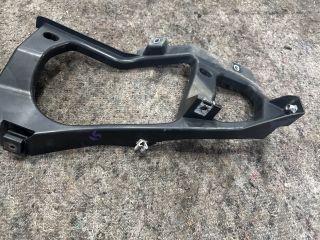 bontott VW TOUAREG Bal Fényszóró Tartó