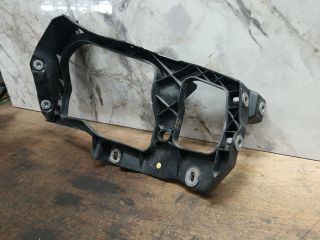 bontott VW TOUAREG Bal Fényszóró Tartó