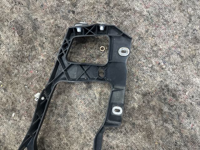 bontott VW TOUAREG Bal Fényszóró Tartó