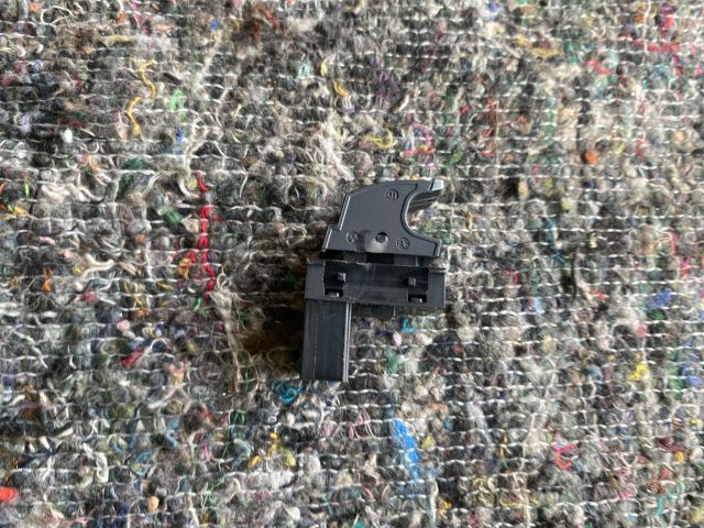 bontott VW TOUAREG Bal hátsó Ablakemelő Kapcsoló