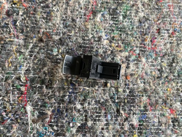 bontott VW TOUAREG Bal hátsó Ablakemelő Kapcsoló