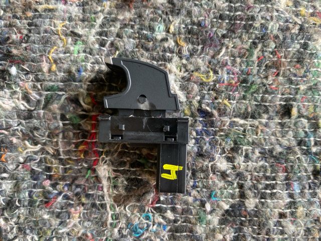 bontott VW TOUAREG Bal hátsó Ablakemelő Kapcsoló