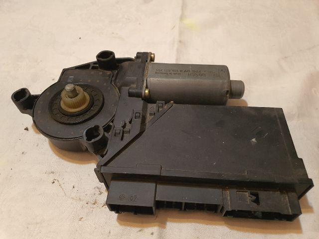 bontott VW TOUAREG Bal hátsó Ablakemelő Motor