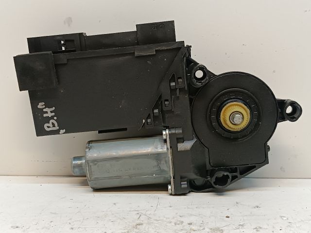 bontott VW TOUAREG Bal hátsó Ablakemelő Motor