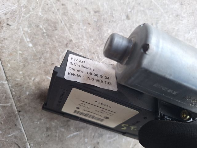 bontott VW TOUAREG Bal hátsó Ablakemelő Motor