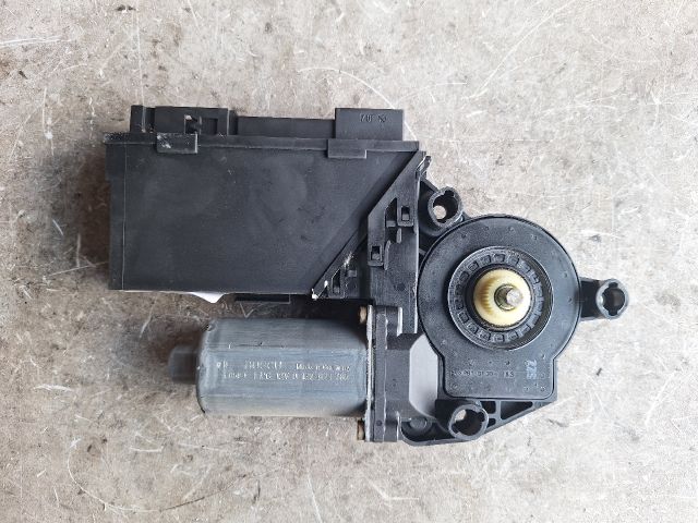 bontott VW TOUAREG Bal hátsó Ablakemelő Motor