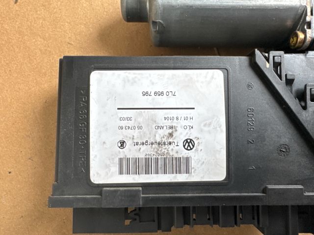 bontott VW TOUAREG Bal hátsó Ablakemelő Motor