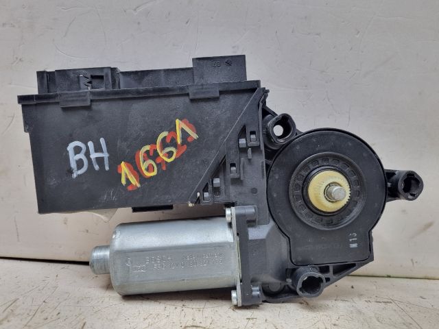 bontott VW TOUAREG Bal hátsó Ablakemelő Motor