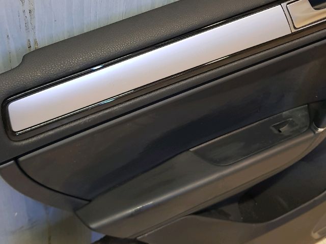 bontott VW TOUAREG Bal hátsó Ajtó Kárpit