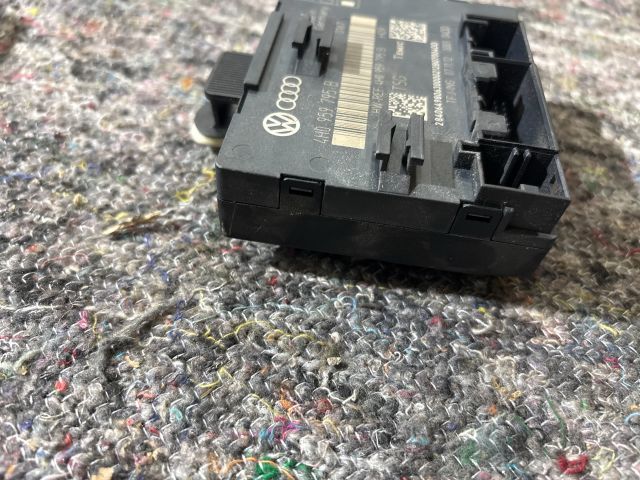 bontott VW TOUAREG Bal hátsó Ajtó Vezérlőegység