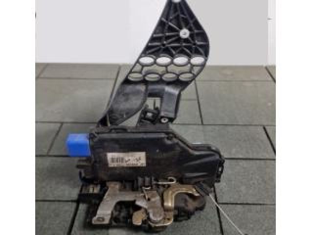 bontott VW TOUAREG Bal hátsó Ajtózár