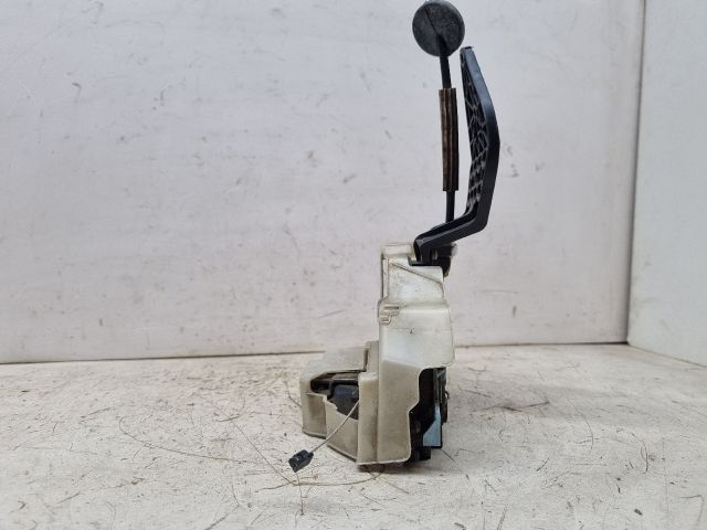 bontott VW TOUAREG Bal hátsó Ajtózár