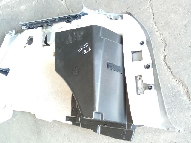 bontott VW TOUAREG Bal hátsó Csomagtér Burkolat (Műanyag)