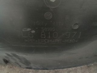 bontott VW TOUAREG Bal hátsó Dobbetét (Kerékjárati, Műanyag)