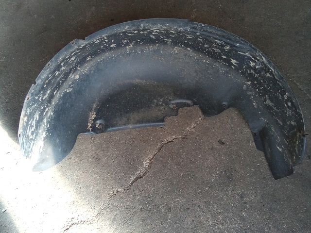 bontott VW TOUAREG Bal hátsó Dobbetét (Kerékjárati, Műanyag)