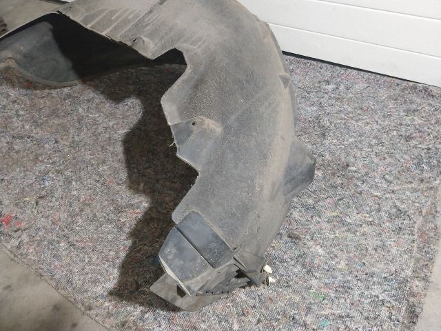 bontott VW TOUAREG Bal hátsó Hátsó Dobbetét (Kerékjárati, Műanyag)