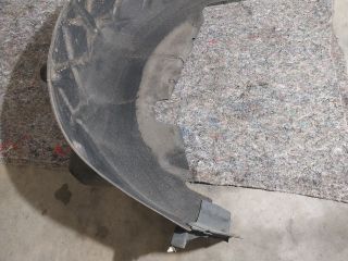 bontott VW TOUAREG Bal hátsó Hátsó Dobbetét (Kerékjárati, Műanyag)