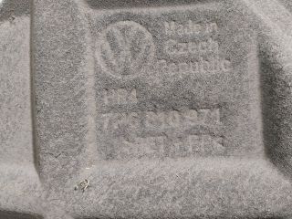 bontott VW TOUAREG Bal hátsó Hátsó Dobbetét (Kerékjárati, Műanyag)