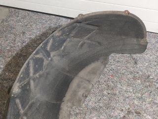 bontott VW TOUAREG Bal hátsó Hátsó Dobbetét (Kerékjárati, Műanyag)