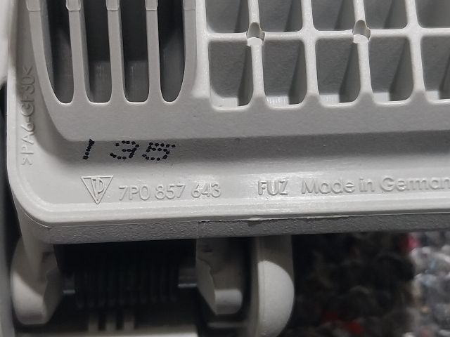 bontott VW TOUAREG Bal hátsó Kapaszkodó (Felső)