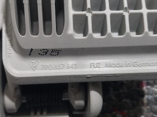 bontott VW TOUAREG Bal hátsó Kapaszkodó (Felső)