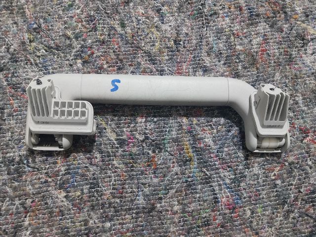 bontott VW TOUAREG Bal hátsó Kapaszkodó (Felső)