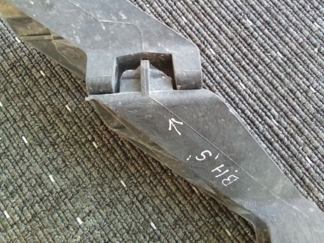 bontott VW TOUAREG Bal hátsó Lökhárító Tartó (Műanyag)