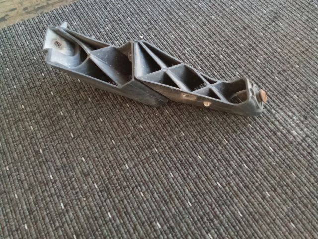 bontott VW TOUAREG Bal hátsó Lökhárító Tartó (Műanyag)