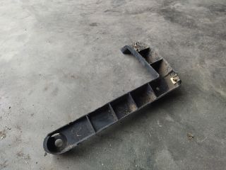 bontott VW TOUAREG Bal hátsó Lökhárító Tartó (Műanyag)