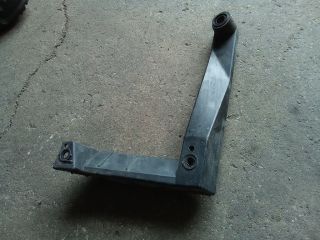 bontott VW TOUAREG Bal hátsó Lökhárító Tartó (Műanyag)