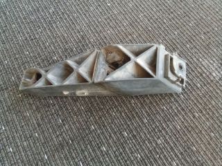 bontott VW TOUAREG Bal hátsó Lökhárító Tartó (Műanyag)