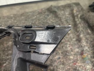 bontott VW TOUAREG Bal hátsó Oldal Lökhárító Tartó (Műanyag)