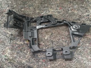 bontott VW TOUAREG Bal hátsó Oldal Lökhárító Tartó (Műanyag)