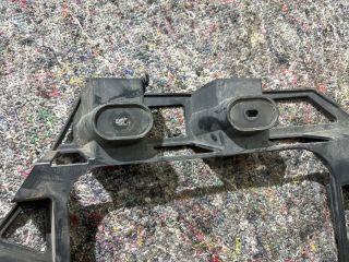 bontott VW TOUAREG Bal hátsó Oldal Lökhárító Tartó (Műanyag)