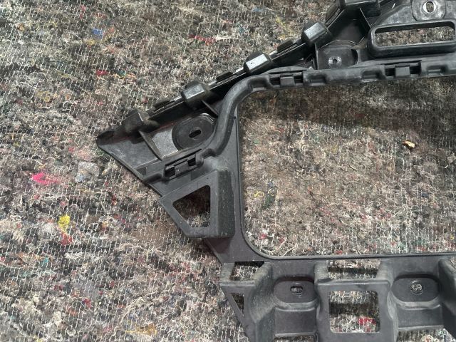 bontott VW TOUAREG Bal hátsó Oldal Lökhárító Tartó (Műanyag)