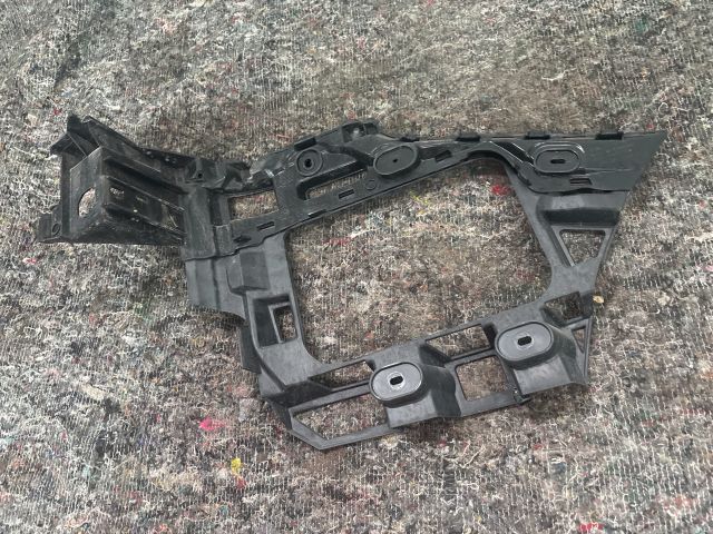 bontott VW TOUAREG Bal hátsó Oldal Lökhárító Tartó (Műanyag)